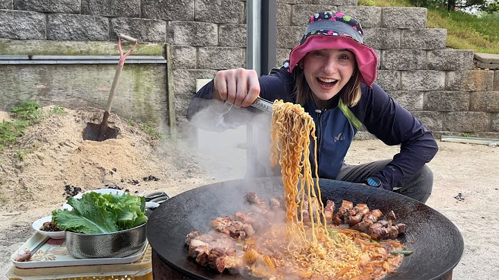 (ENG SUB) Pork belly Kimchi Ramen on the Korean pot lid