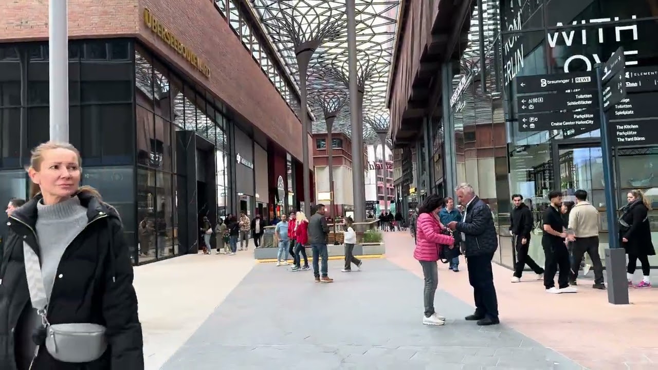 Walking in Hamburg Westfield April 2025
