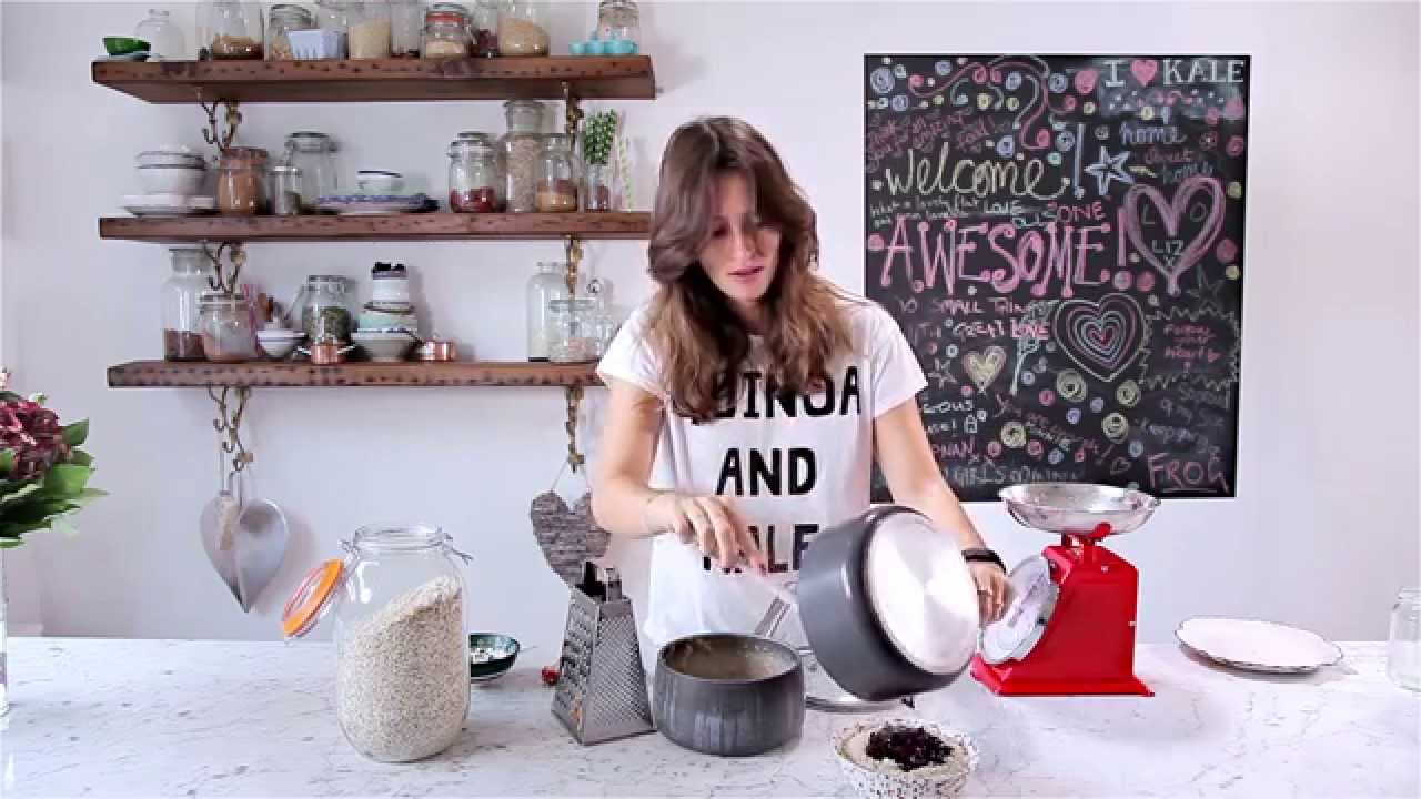 Deliciously Ella Apple Oatmeal with Blueberry Compote