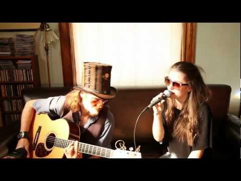 Hilary Thavis & Gaia Groove - Slow Down ( JB Lenoir )