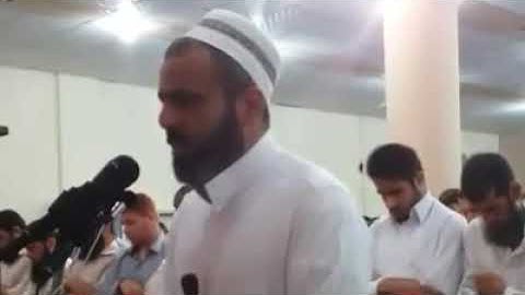 وَیَوۡمَ یَحۡشُرُهُمۡ وَمَا یَعۡبُدُونَ مِن دُونِ ٱللَّهِ .. القارئ عمر بن عبدالله سورة الفرقان