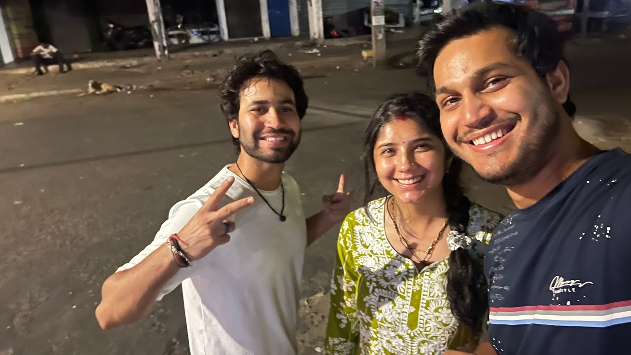 Rupali Mai or Ronnie Tino night out par nikal gye 😍