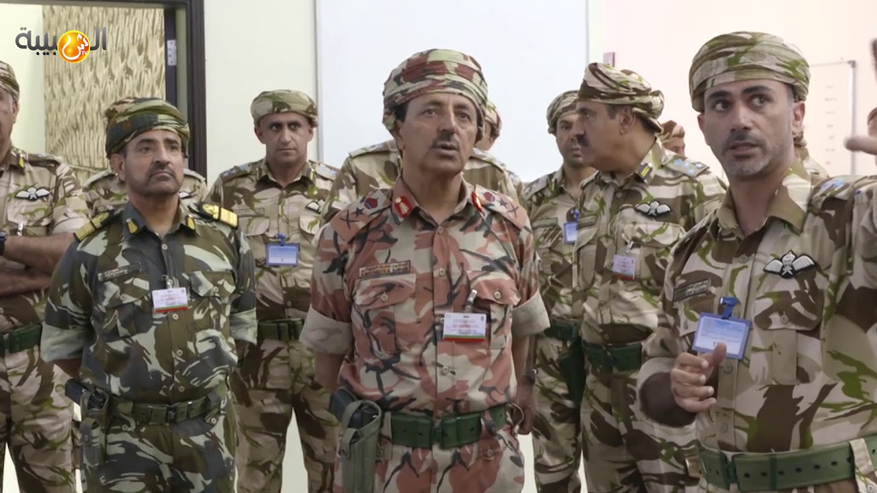 رئيس أركان قوات السلطان المسلحة يزور قيادات وخلايا وأقسام تمريني الشموخ والسيف السريع