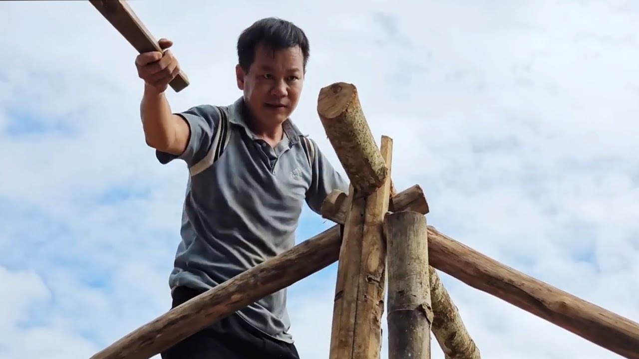 The young couple overcame many difficulties to build a house and a fully equipped kitchen