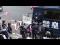 警察に道路使用許可証をチェックされる街宣右翼(16年憲法記念日)