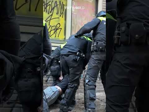 Police attack pro-Palestinian protesters in Amsterdam