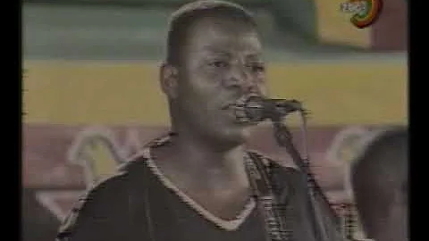 Tongai Dewa Moyo-Ndinotenda dhiya live at Rufaro