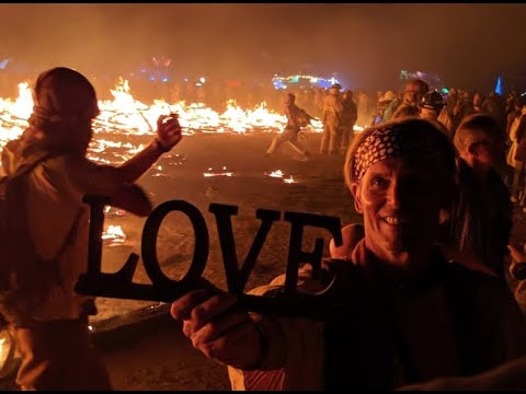Video: Come Burning Man è Diverso Nel