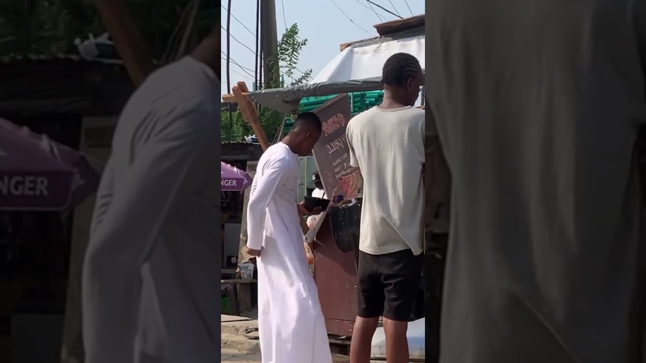 “Wonders shall never end! 😳 Kizito was spotted eating by the roadside like nothing...