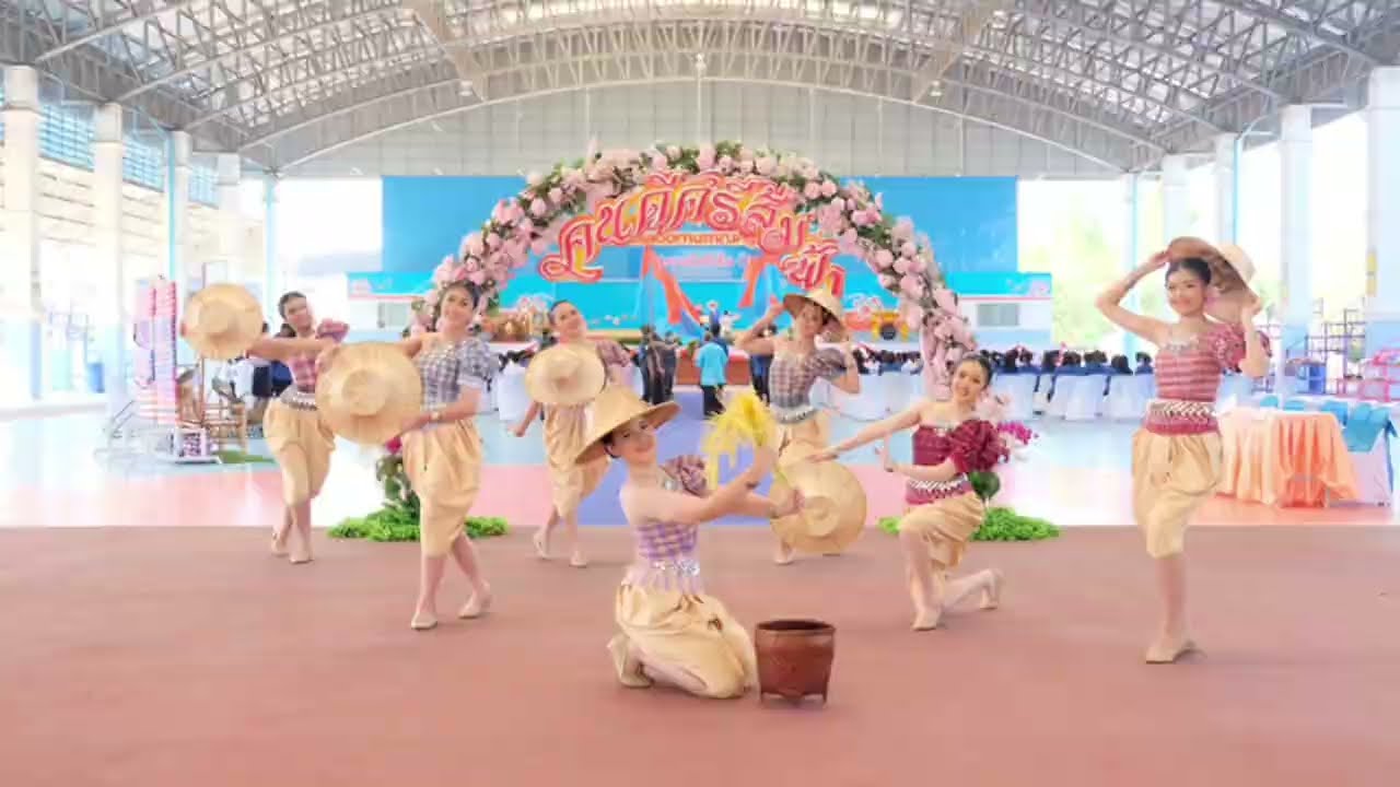 ระบำรับขวัญข้าว โรงเรียนชลราษฎรอำรุง