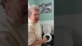 🚽🍾