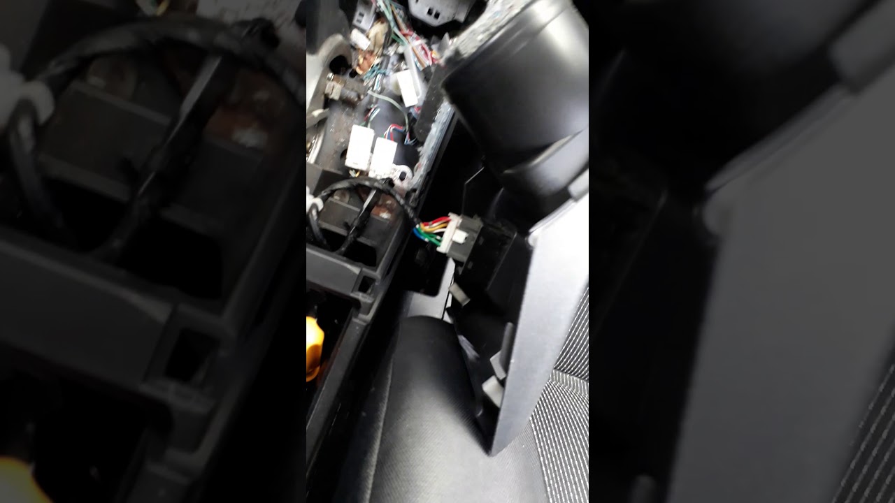 Подтяжка ручника на лансер 10 - YouTube