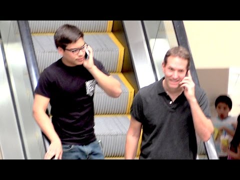 more-cell-phone-crashing-at-the-mall