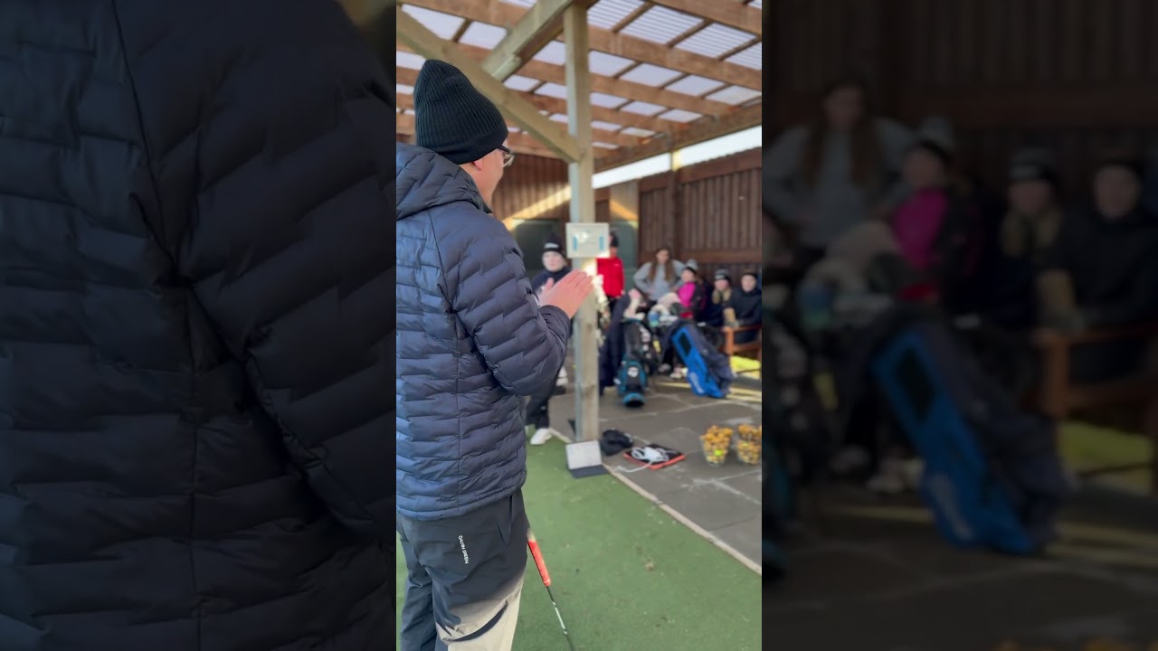 Træning med Kennet Rolf Andersen i Værebro Golfklub #kunforpiger #fourball.dk  #spilmed #golf