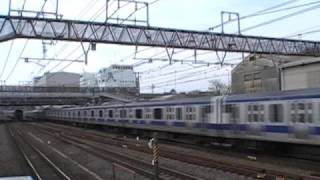 JR常磐快速線E231系と常磐線E531系通過