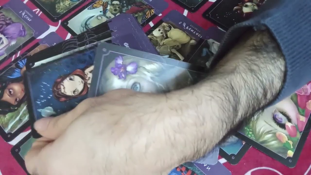 اختر كارت كشف شامل للعلاقه بينكم كيف يرى العلاقه بينكم وما هو طموحه فيها مشاعره وماذا تعنى له