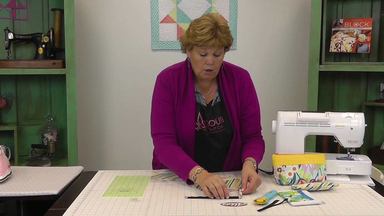 Jenny demonstrating the zipper pouch construction