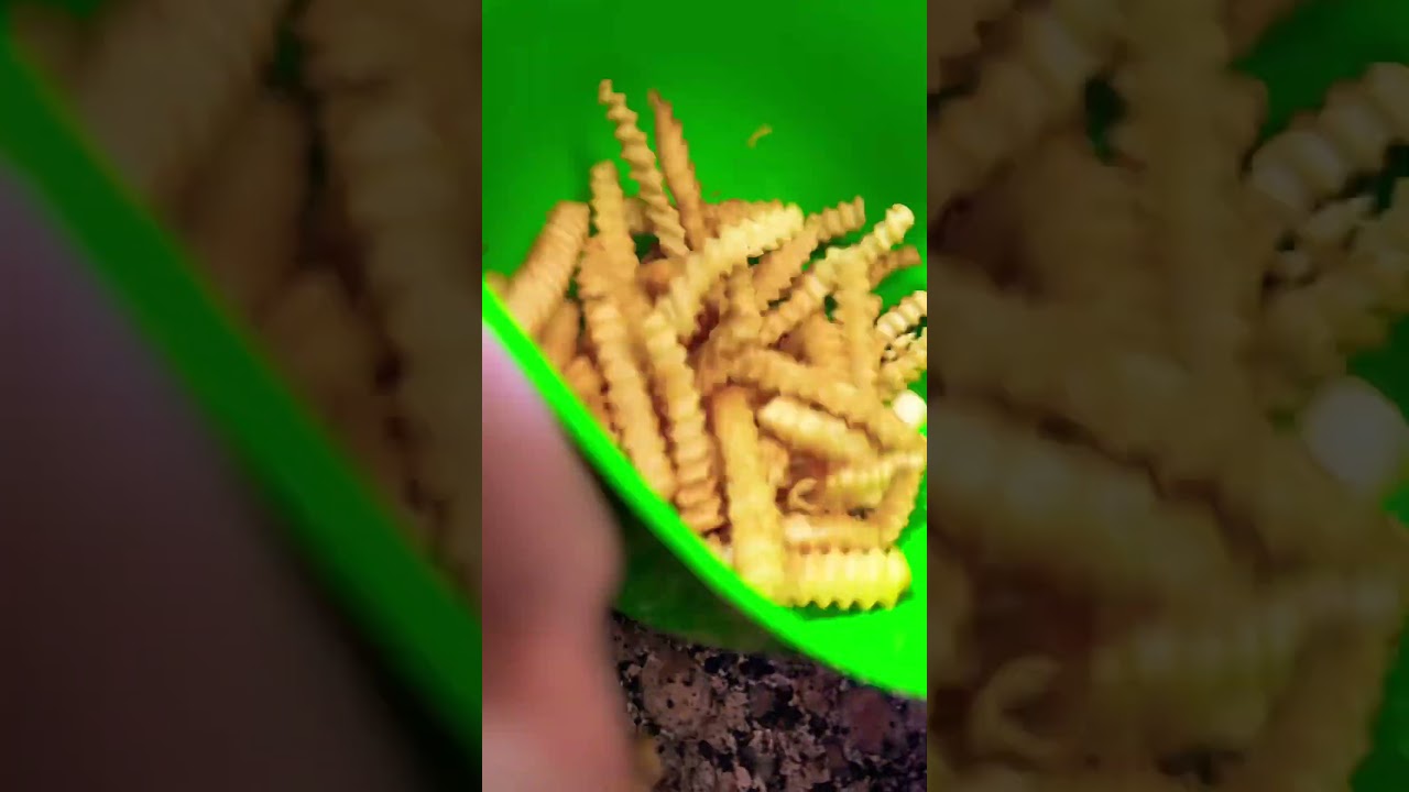 Double Cheese Burger & Cajun Fries 