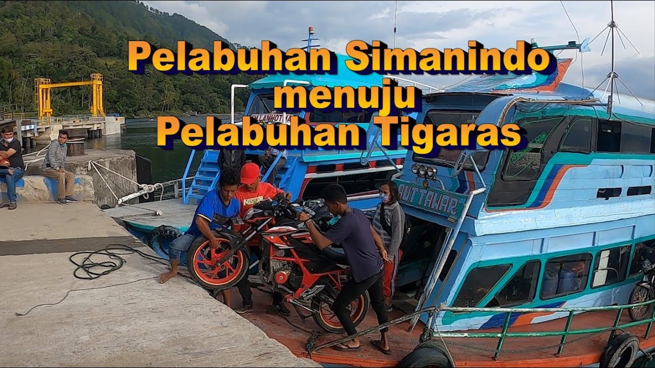 Nyebrang Danau Toba Menggunakan Kapal Motor