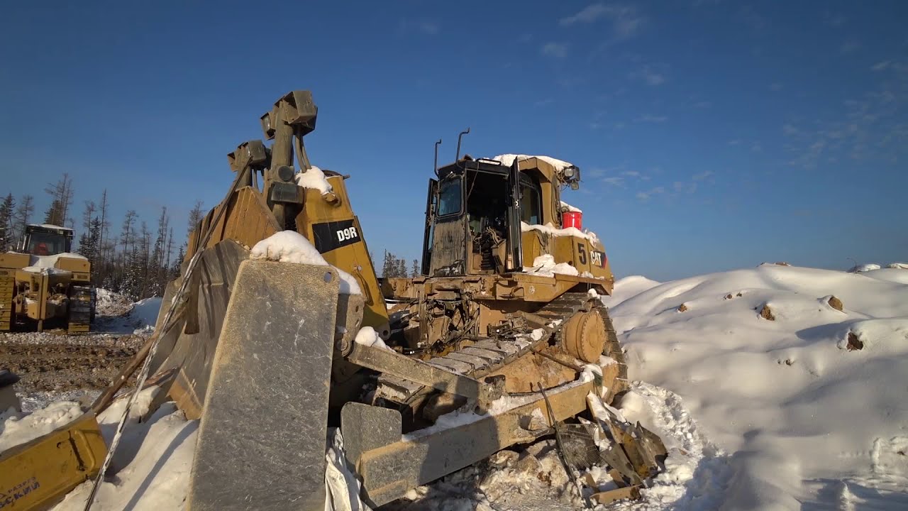Ремонт бульдозера CATERPILLAR D9R в полевых условиях - YouTube