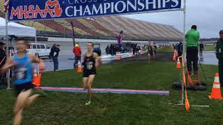 Finish line footage of the 2017 MHSAA Division 1 boys cross country championships: All-State fini...