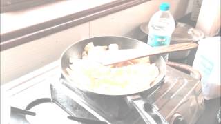 Parsi Food - Wafer Par Eedu Frying Eggs On Chips Wafers