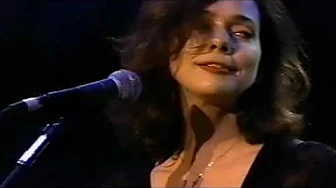 Nanci Griffith & Carolyn Hester - Boots Of Spanish Leather (Bob Dylan 30th Anniversary - Live 1992) Nanci Griffith & Carolyn Hester - Boots Of Spanish Leather (Bob Dylan 30th Anniversary - Live 1992)
