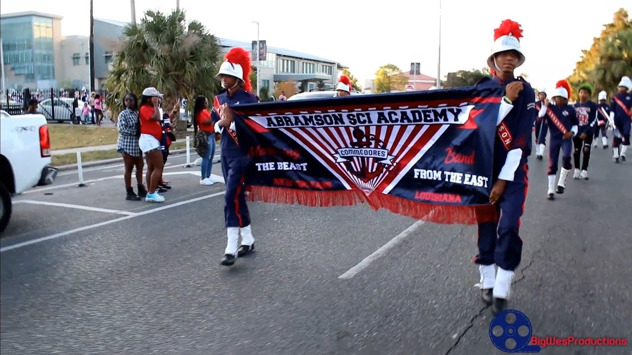 abramson-sci-academy-marching-to-joe-brown-stadium-vs-douglass-2022-homecoming-youtube