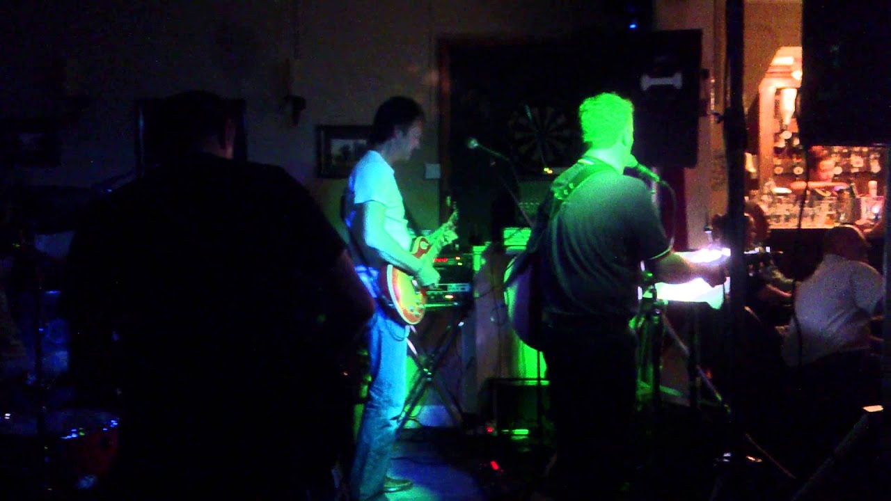 Bell Inn Rugby 2013.06.08 'Teazzer' Rock Band Playing at The Bell Inn Hillmorton Rugby ...