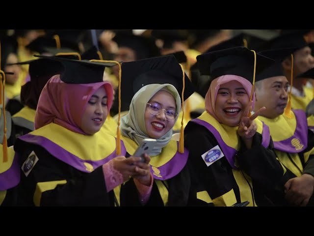 Highlight Wisuda Universitas Terbuka Surabaya Periode 1 Tahun 2024 class=