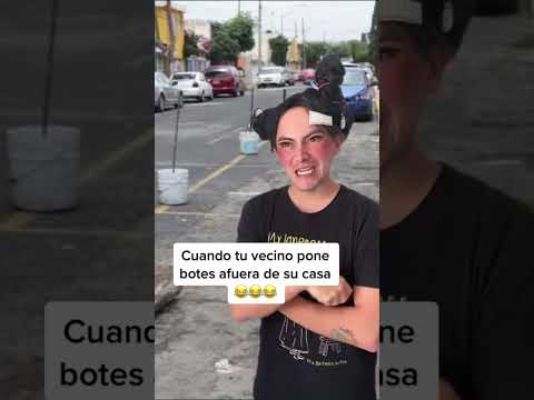 Cuando tu vecina pone piedras y botes afuera de su casa