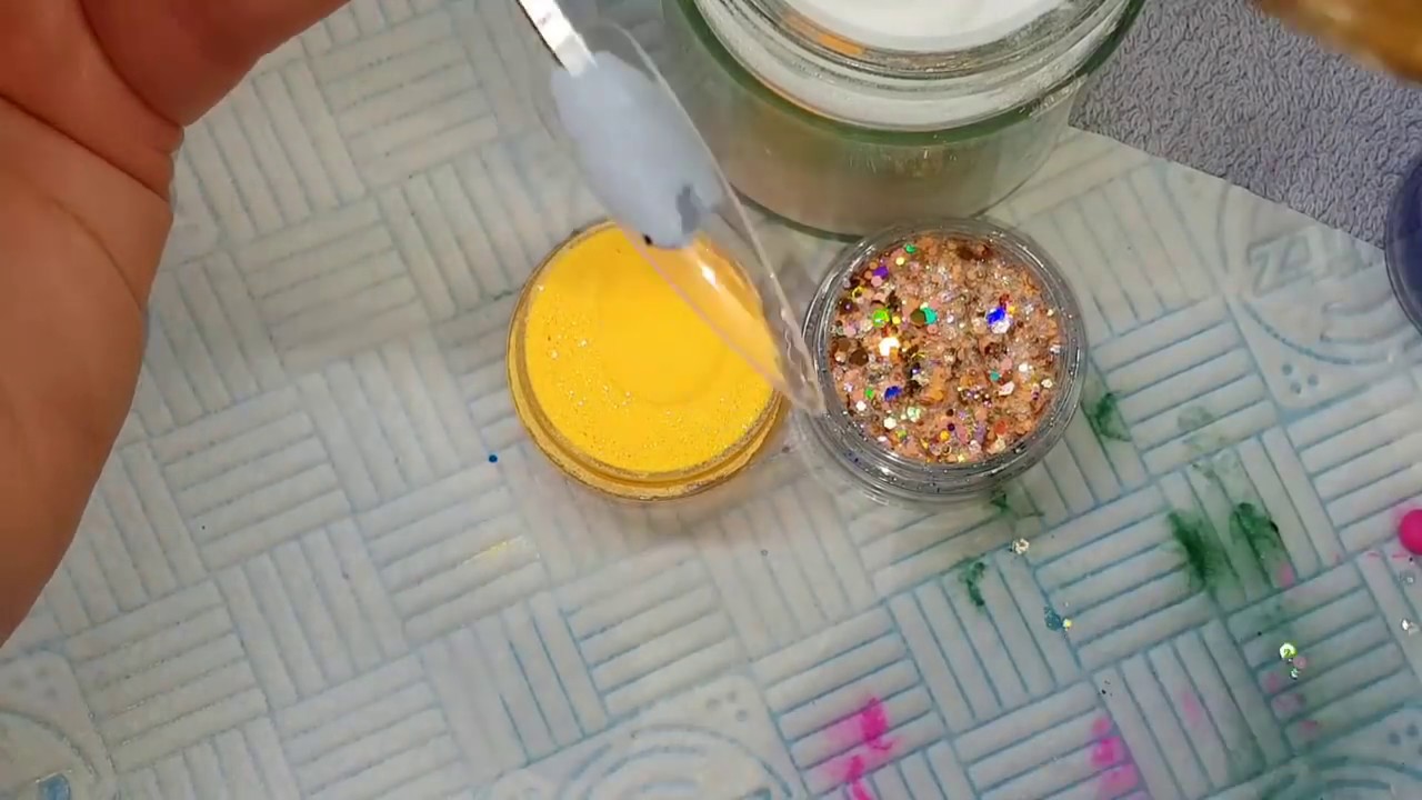 How To...Colour Acrylic, Glitter and Crystal Tips