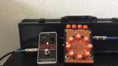 Idiotbox Orangecycle with EHX Random Tone Generator