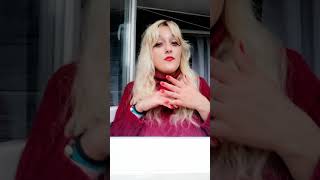 Demet Akalın Toz Pembe 😁😁