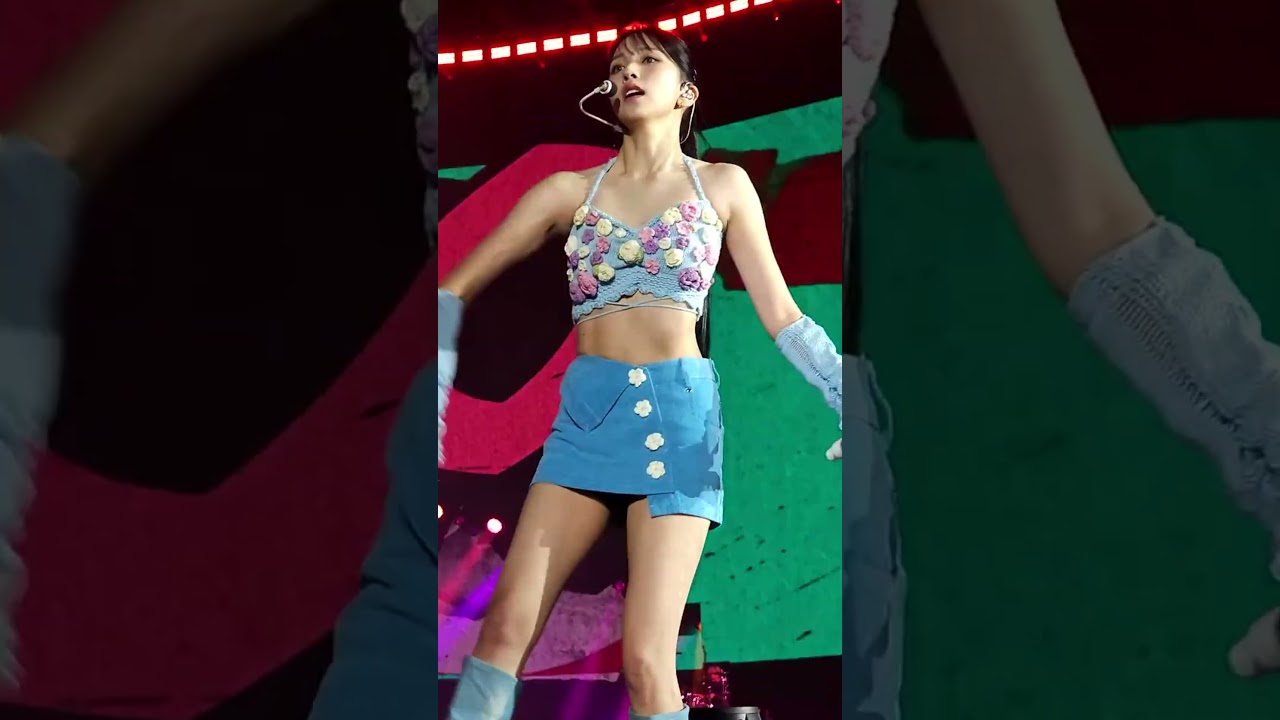 Mina 😮🥵😵‍💫 - 231104 Queen of Hearts (TWICE 5th World Tour