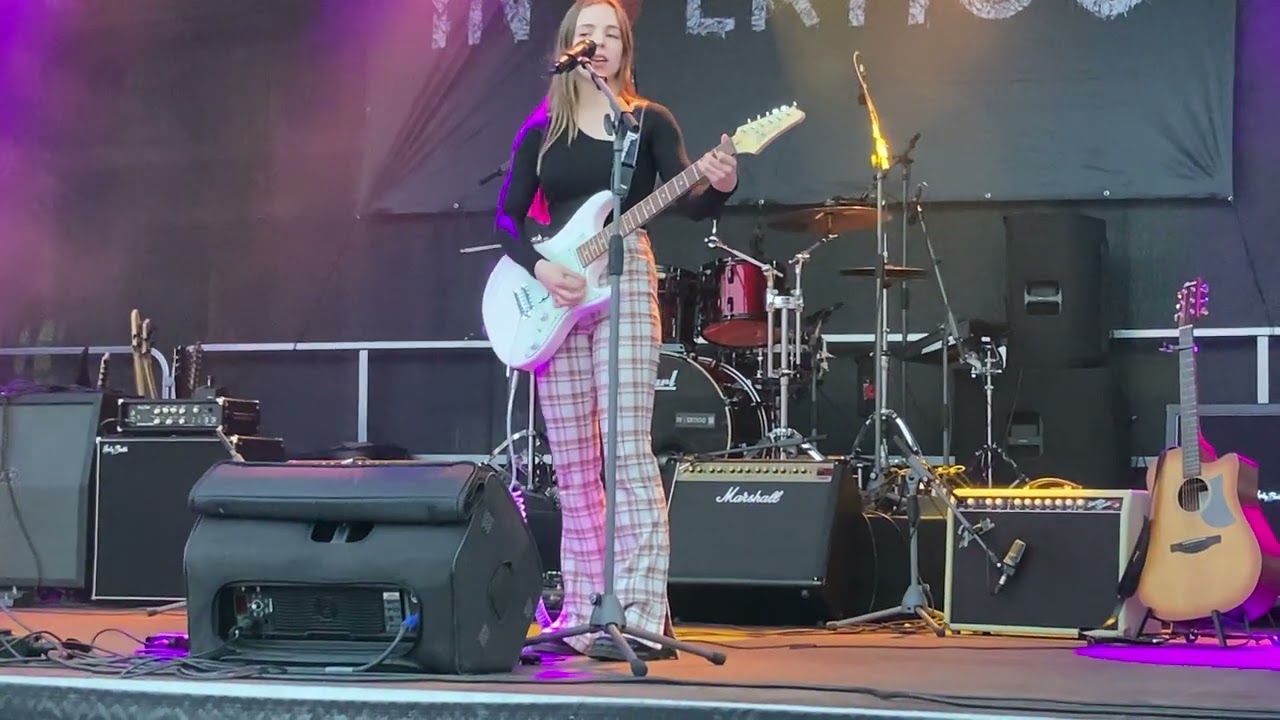 Julia Giampetro "Sülvige Boot" live in Friesoythe, Local Heroes