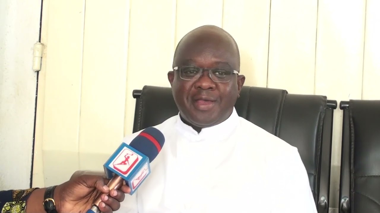 Cérémonie de jumeaux, la polémique n'en est pas une, dixit le père Hubert KEDOWIDE