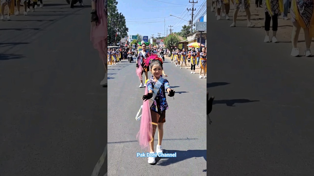 Anak Kecil Cantik Ikut Karnaval