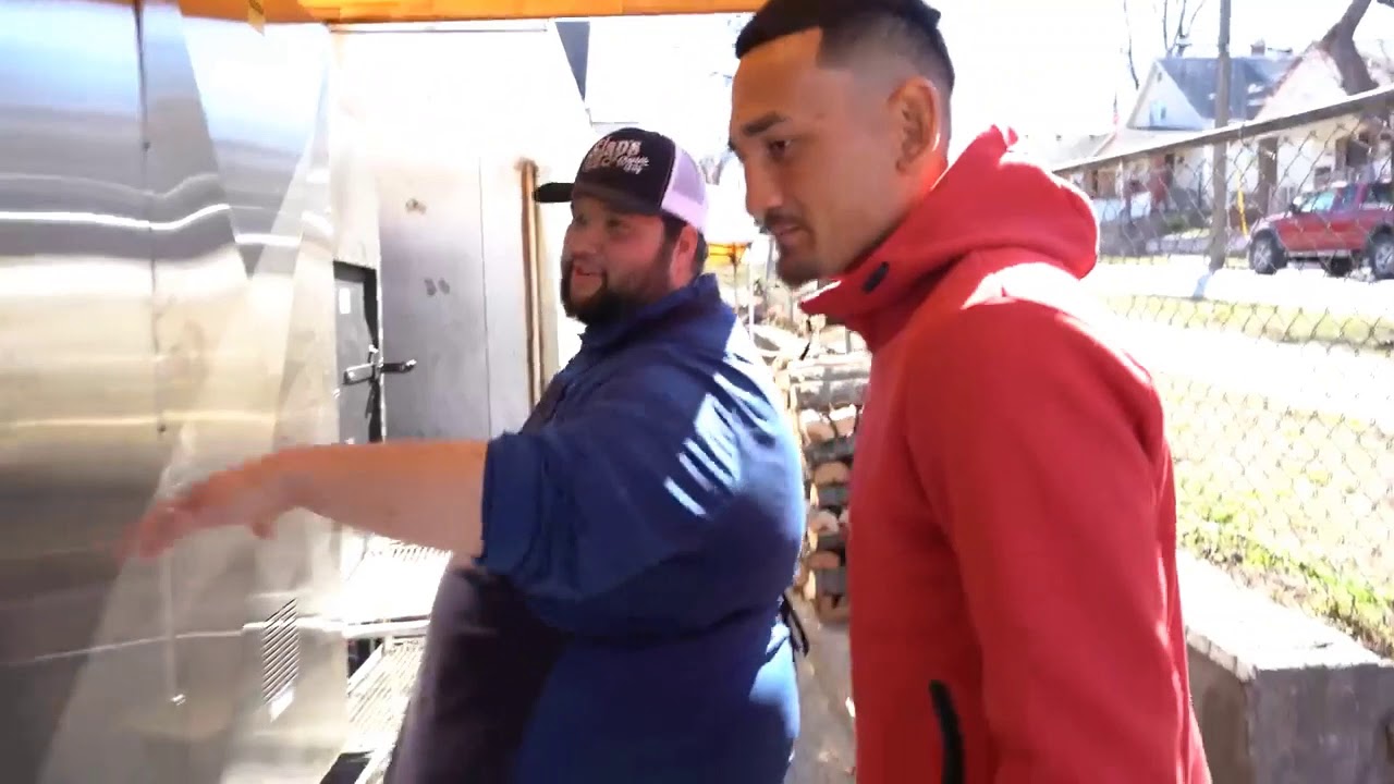 Max Holloway jokes about Daniel Cormier's weight