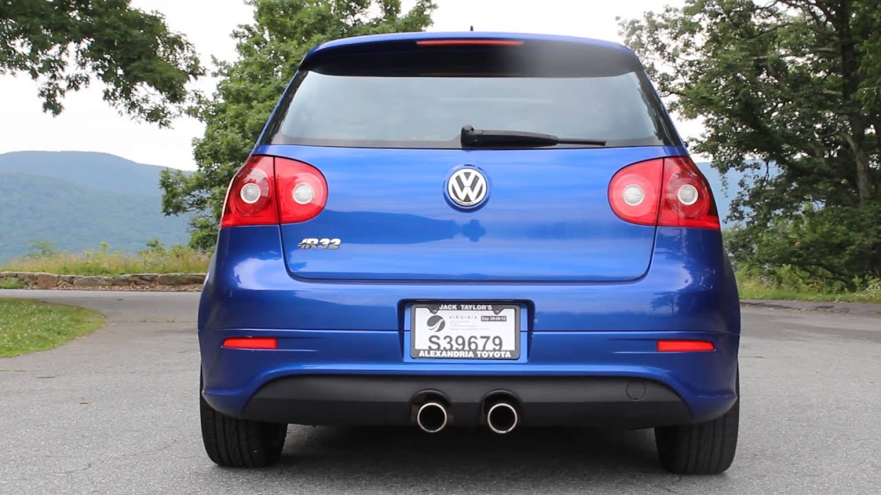 VW GOLF 5 R32 Stock Exhaust Sound!