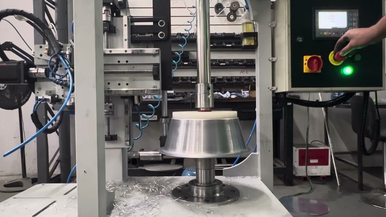 Torno de repuxo vertical Riglamaq 🇧🇷 #metalspinning #repujado #riglamaq