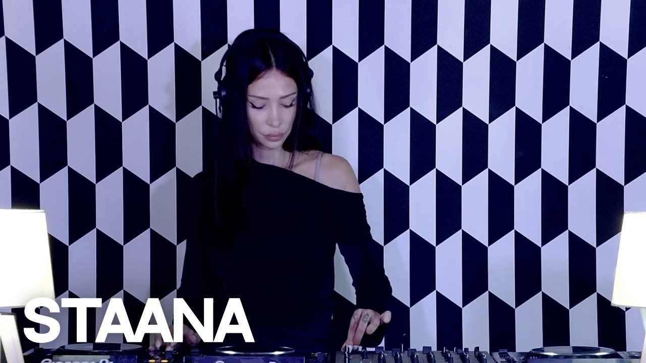 Staana