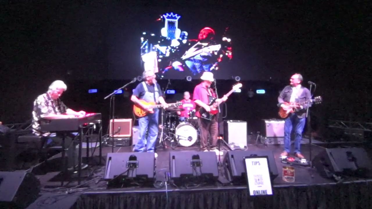 Born Under A Bad Sign, Juan Garcia, vocal