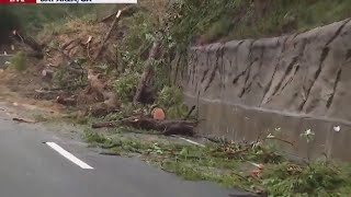 Mudslide blocks travel through Highway 17 in Santa Cruz County