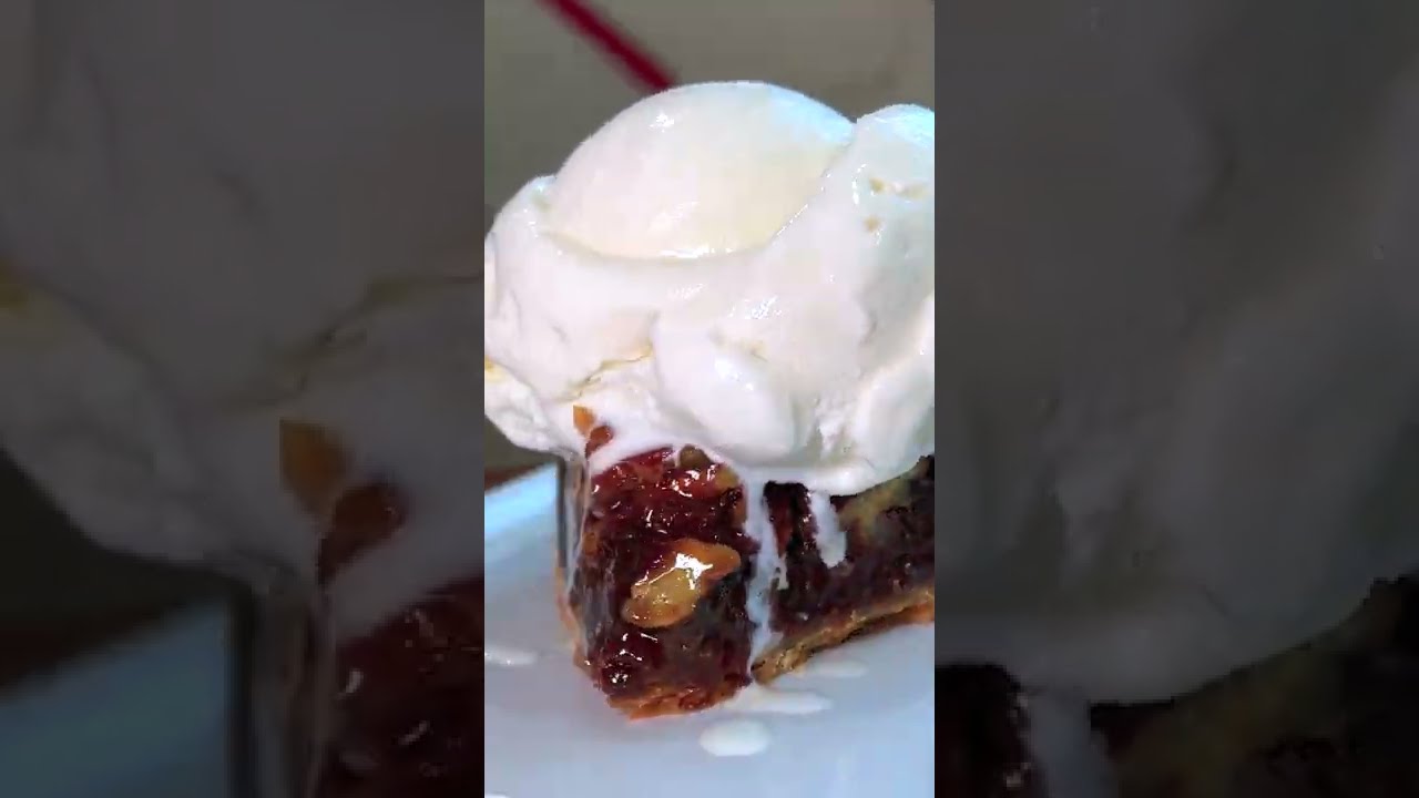 Chocolate Pecan with a Scoop of Vanilla Ice Cream Melting timelapse- Fireman Dereks Pies