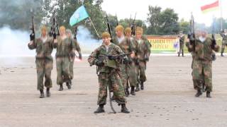 День ВДВ. Видео с показных выступлений десантников.(