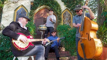 Gary Lindblad - Morris Minor (Official Music Video)