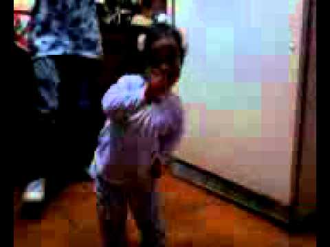 Nena Hermosa Bailando