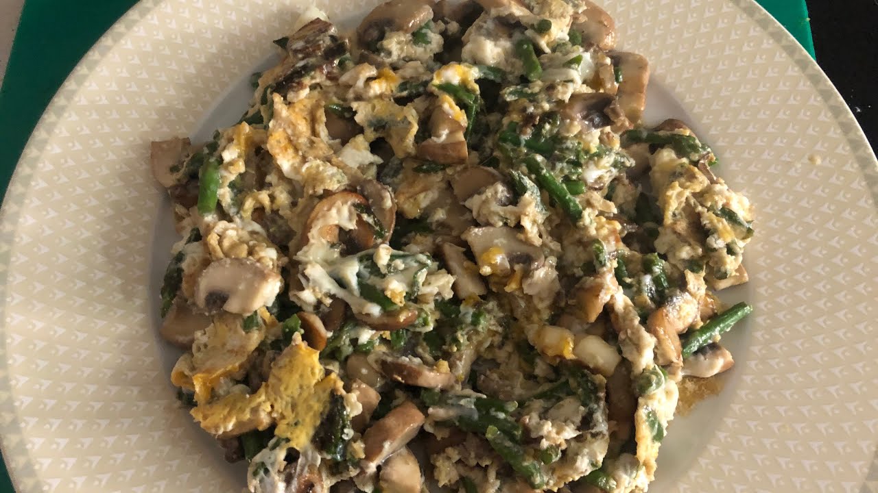 Revuelto de setas y espárragos