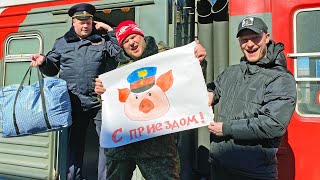 Скандал с ПОЛИЦЕЙСКИМ на вокзале. Реакция на происходящее. ПОЙДЕМ ОТОЙДЕМ новый выпуск. Приколы 2021